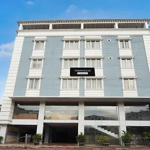 Super Townhouse Mg Road Trivandrum Formerly Nandanam Park Thiruvananthapuram